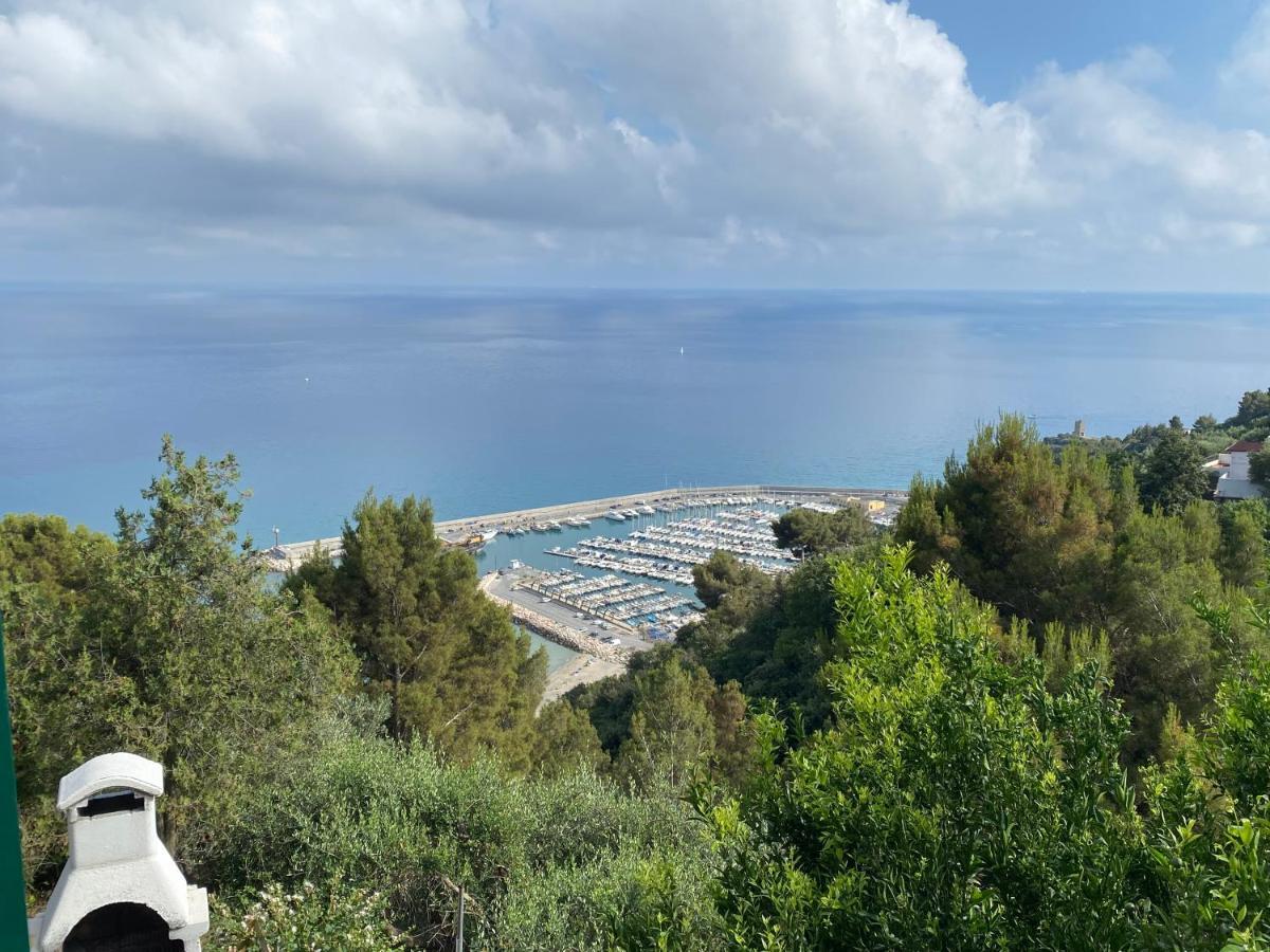 “Da Senso” Relax Nel Verde Vista Mare 피날레리구레 외부 사진